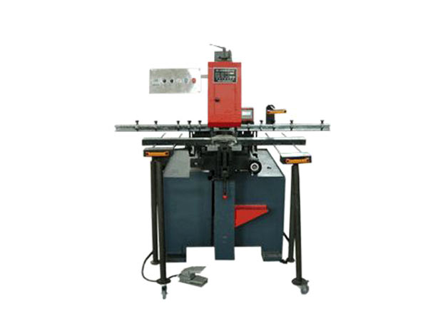 数显深喉口液压冲床